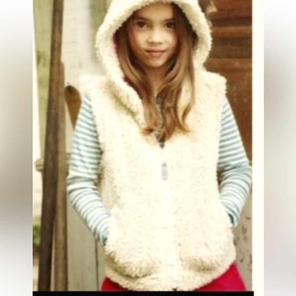 Mini Boden Girls Fur Sherpa Vest  size 5-6Y - Picture 8 of 8